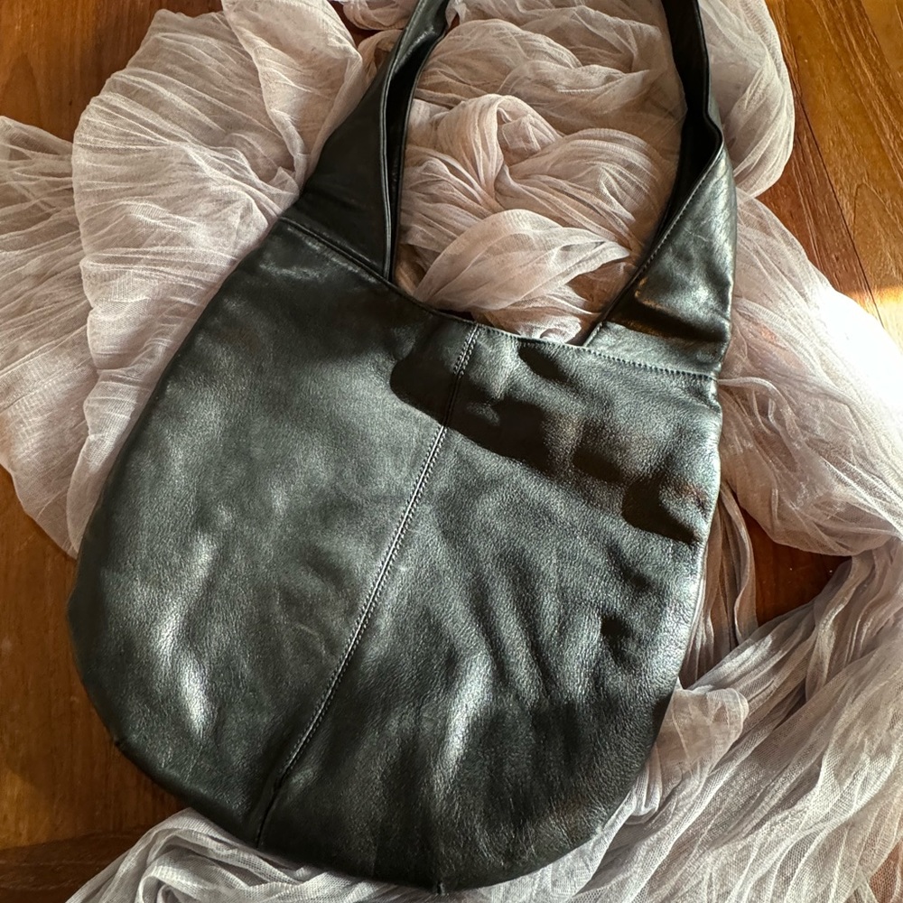 Soft leather shoulder bag.